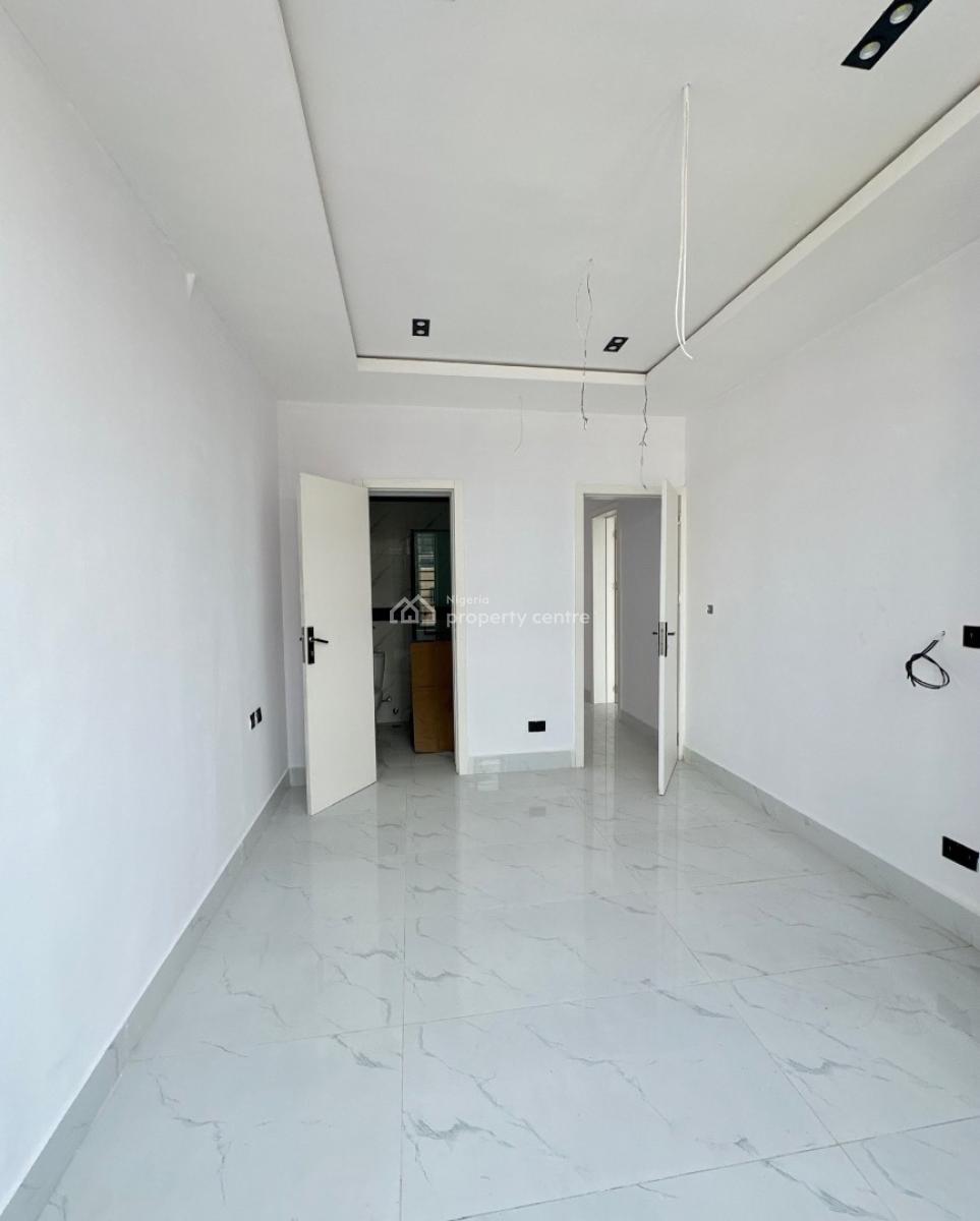 Lovely 2 Bedroom Apartment with Bq, Lekki Phase 1, Lekki Phase 1, Lekki, Lagos, Block of Flats for Sale