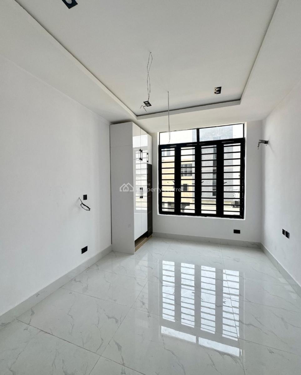 Lovely 2 Bedroom Apartment with Bq, Lekki Phase 1, Lekki Phase 1, Lekki, Lagos, Block of Flats for Sale