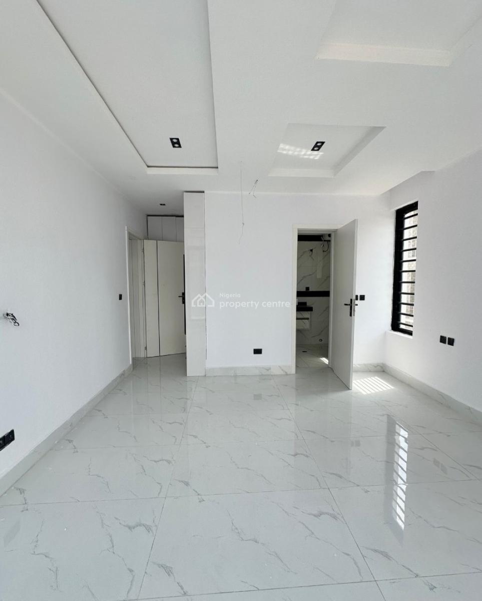 Lovely 2 Bedroom Apartment with Bq, Lekki Phase 1, Lekki Phase 1, Lekki, Lagos, Block of Flats for Sale