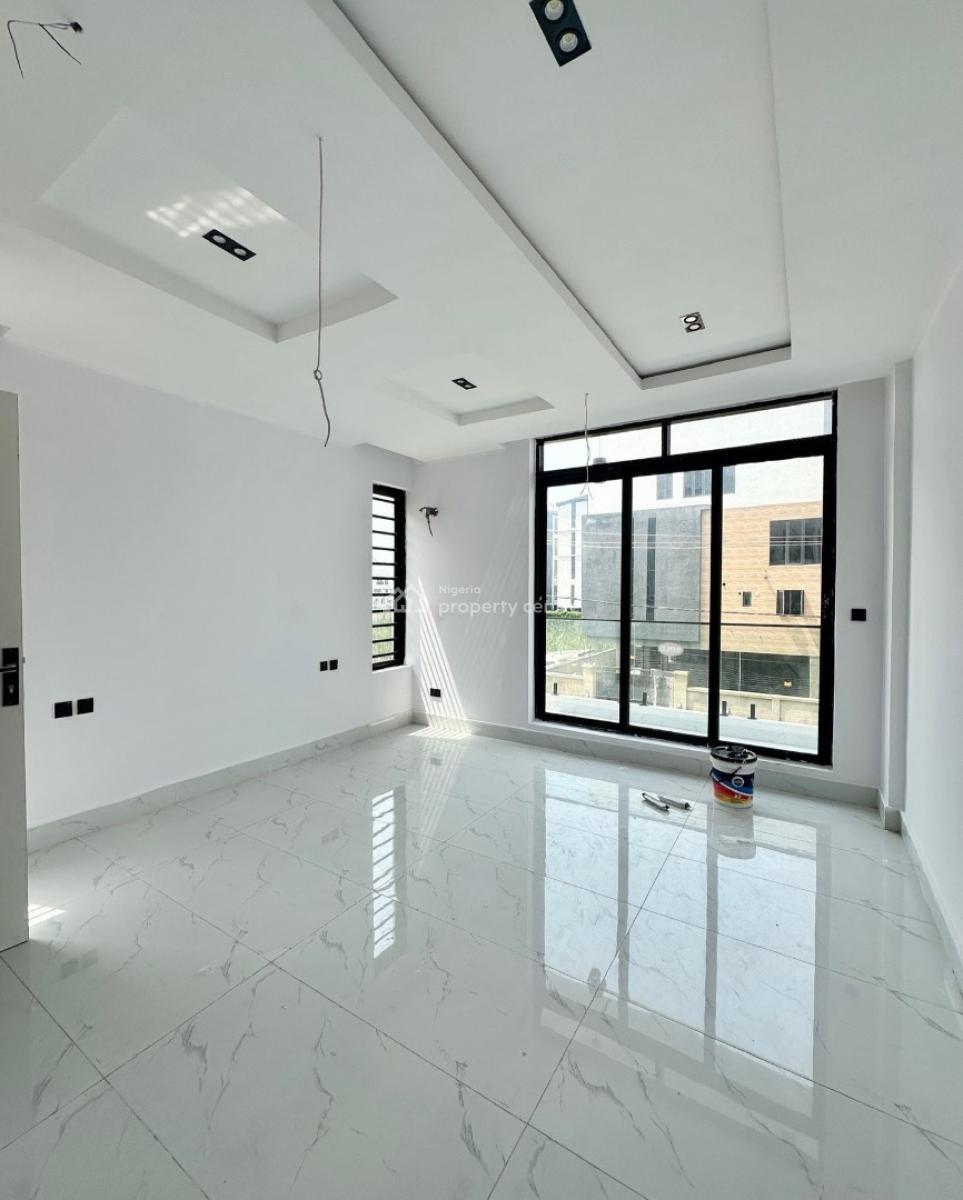 Lovely 2 Bedroom Apartment with Bq, Lekki Phase 1, Lekki Phase 1, Lekki, Lagos, Block of Flats for Sale