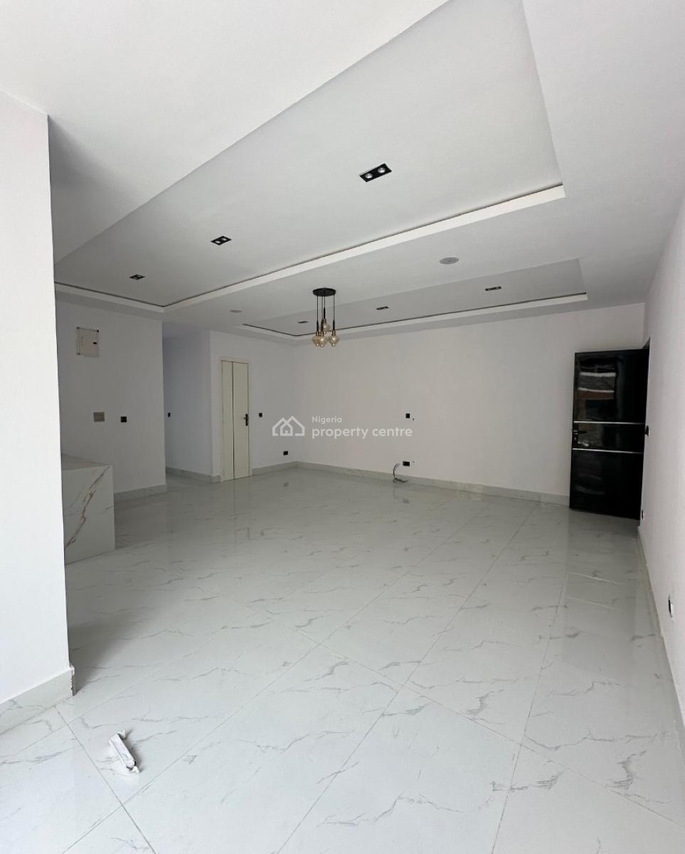 Lovely 2 Bedroom Apartment with Bq, Lekki Phase 1, Lekki Phase 1, Lekki, Lagos, Block of Flats for Sale