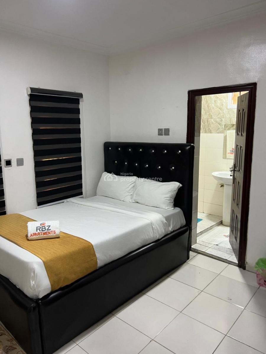 Nicely Furnished 3 Bedroom Apartment, Mende, Maryland, Lagos, Flat / Apartment Short Let
