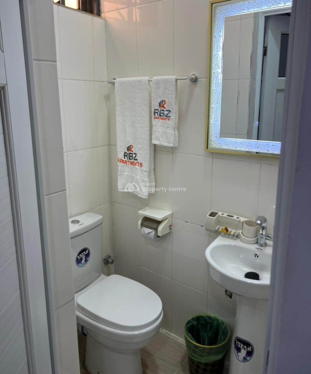 Nicely Furnished 3 Bedroom Apartment, Mende, Maryland, Lagos, Flat / Apartment Short Let