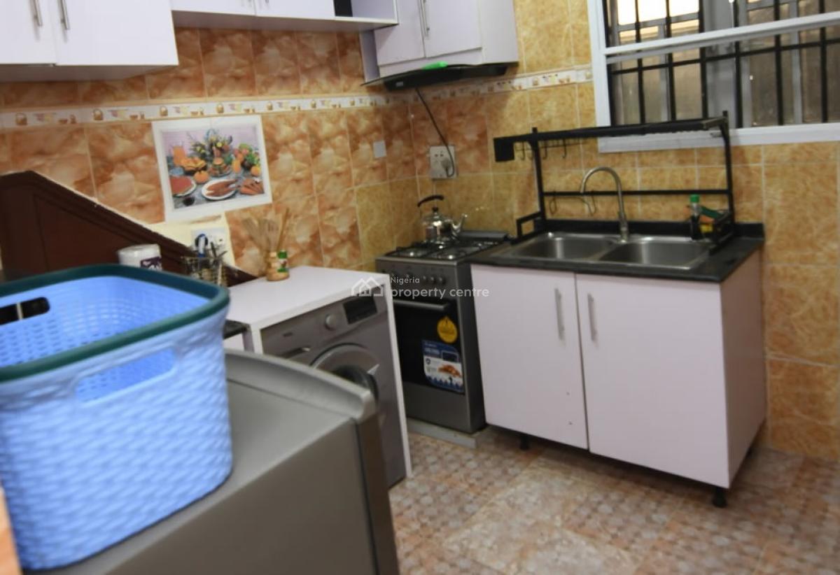 Nicely Furnished 3 Bedroom Apartment, Mende, Maryland, Lagos, Flat / Apartment Short Let