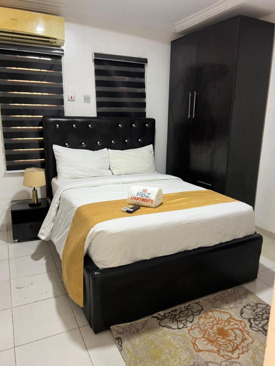 Nicely Furnished 4 Bedroom Apartment, Mende, Maryland, Lagos, Flat / Apartment Short Let