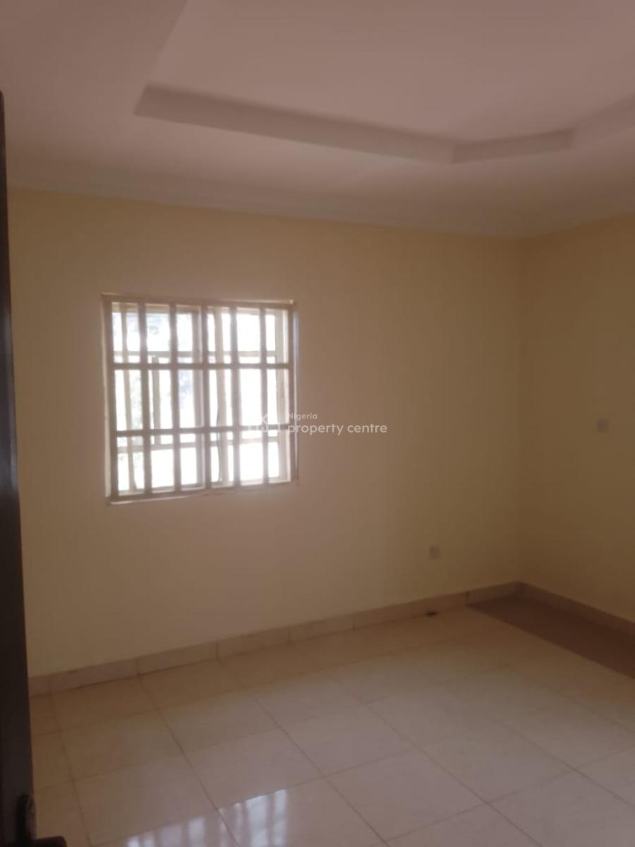 Very Decent Self Contain, 2nd Avenue, Gwarinpa, Abuja, Self Contain (single Rooms) for Rent