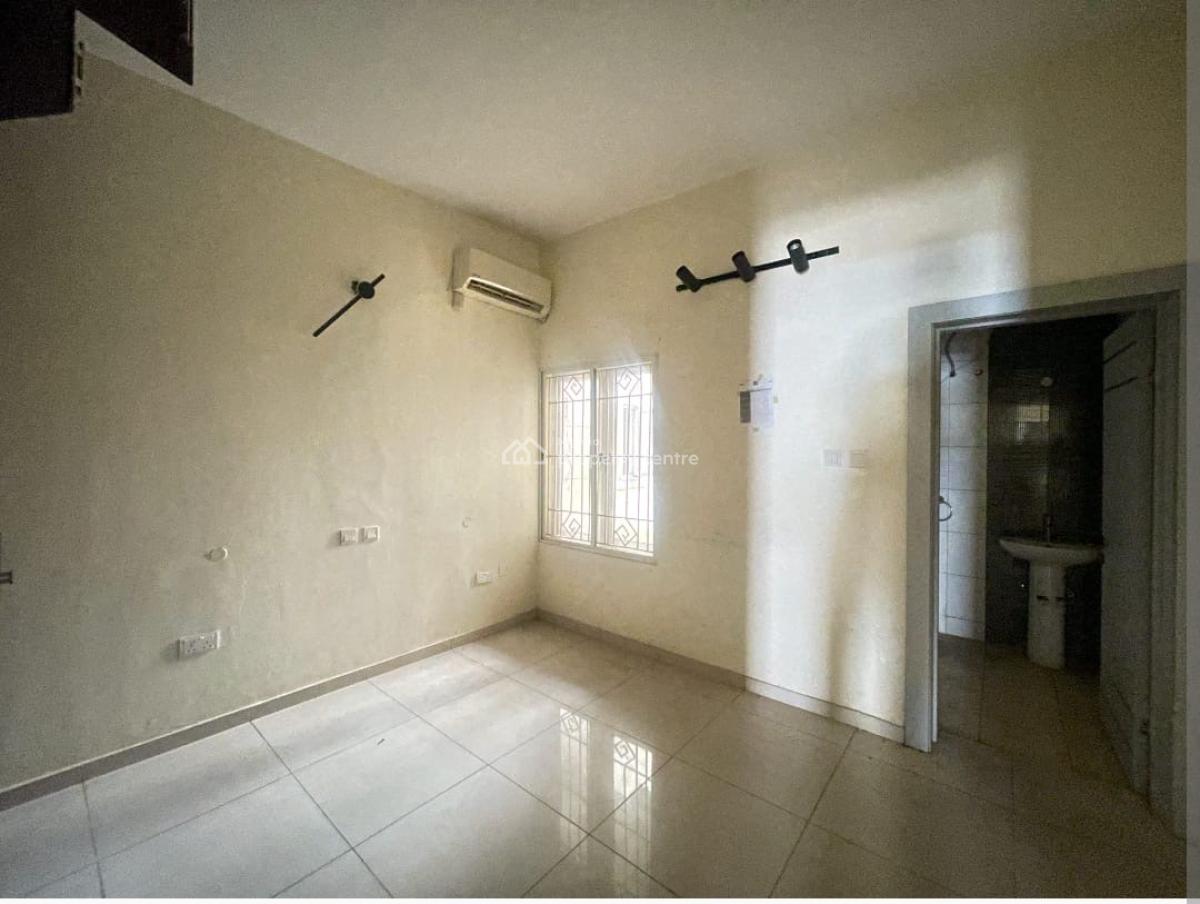 Spacious 4bedroom, Lekki Phase 1, Lekki, Lagos, Commercial Property for Rent