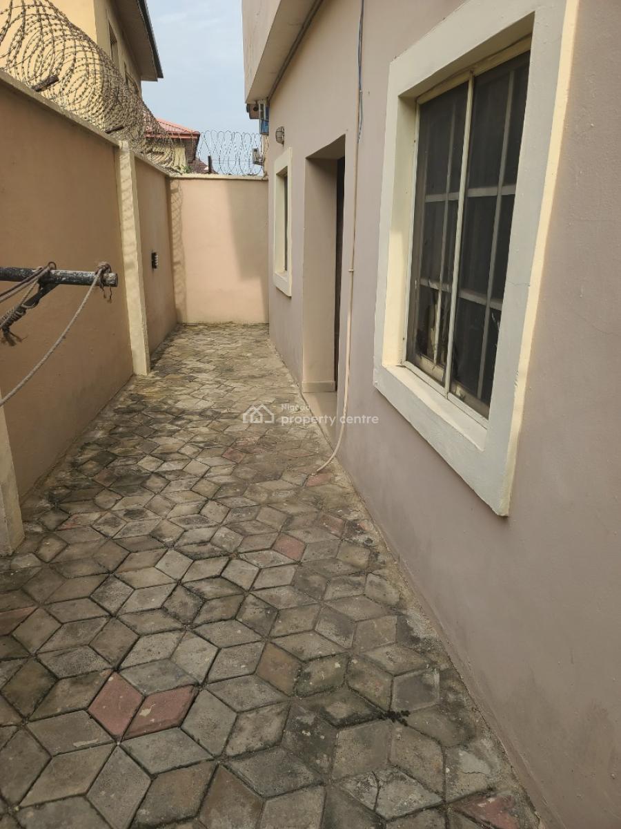 Relatively New and Modern 5 Bedrooms Fully Detached Duplex, Off Emmanuel Keshi Street, Gra Phase 2, Magodo, Lagos, Detached Duplex for Rent