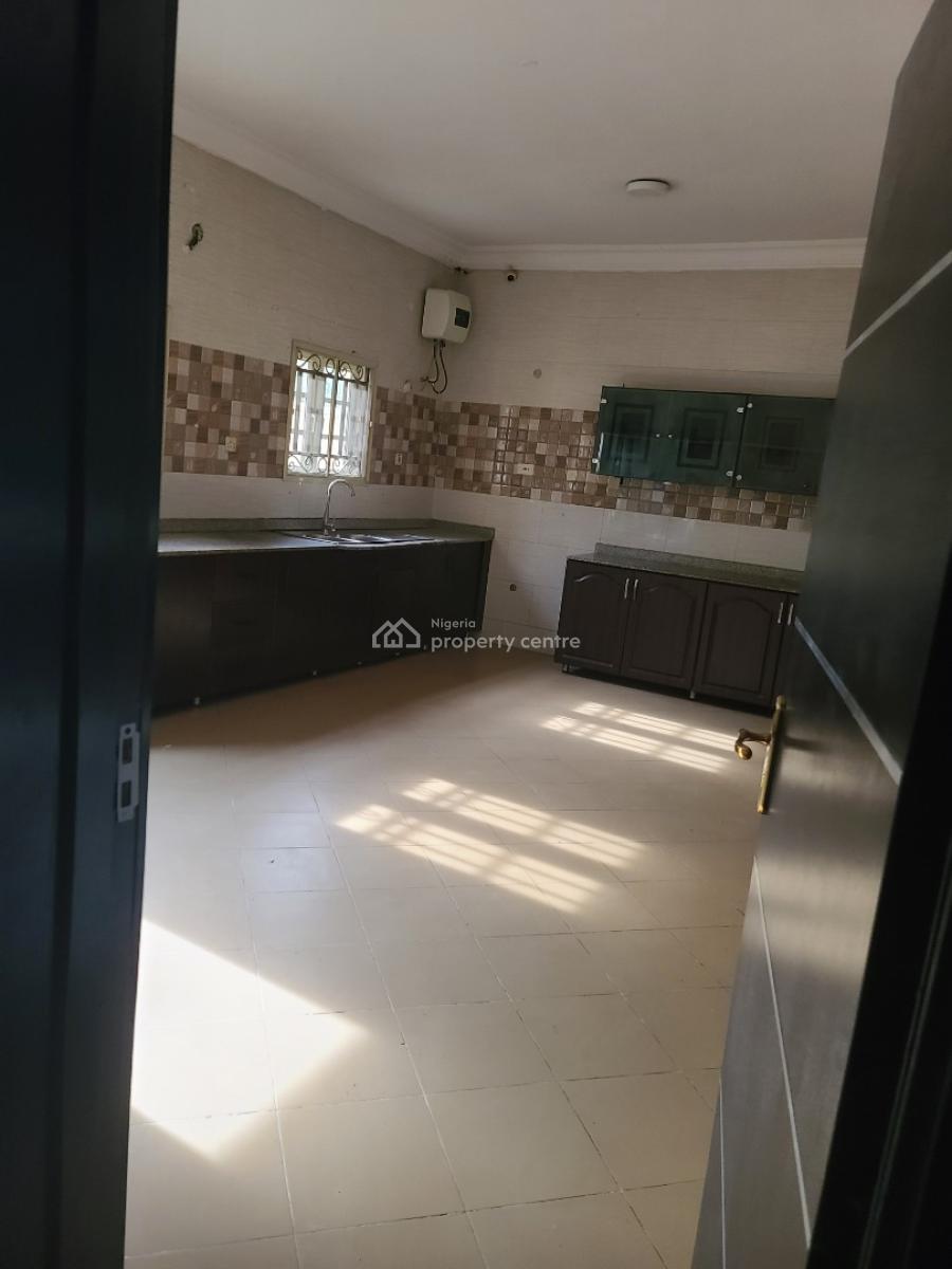 Relatively New and Modern 5 Bedrooms Fully Detached Duplex, Off Emmanuel Keshi Street, Gra Phase 2, Magodo, Lagos, Detached Duplex for Rent