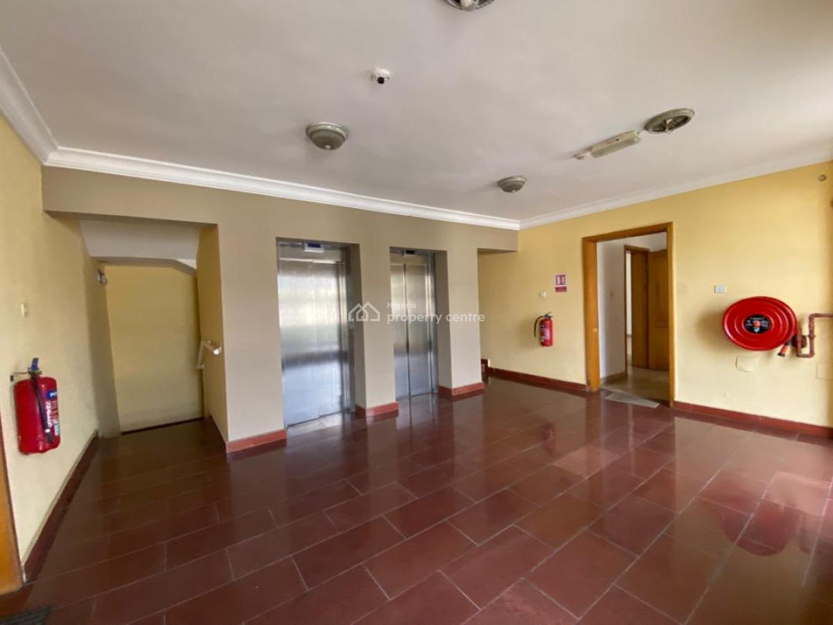 Specials 3bedroom Apartment with a Bq, Lekki Phase 1, Lekki, Lagos, Flat / Apartment for Rent