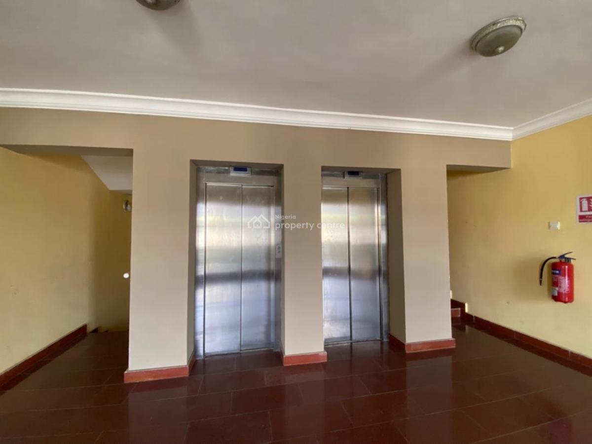 Specials 3bedroom Apartment with a Bq, Lekki Phase 1, Lekki, Lagos, Flat / Apartment for Rent