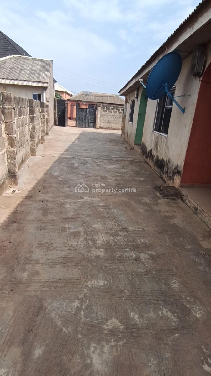 Renovated Room and Parlor Self Contain, Itele Ogun State Close to Ayobo Lagos, Ado-odo/ota, Ogun, Mini Flat (room and Parlour) for Rent