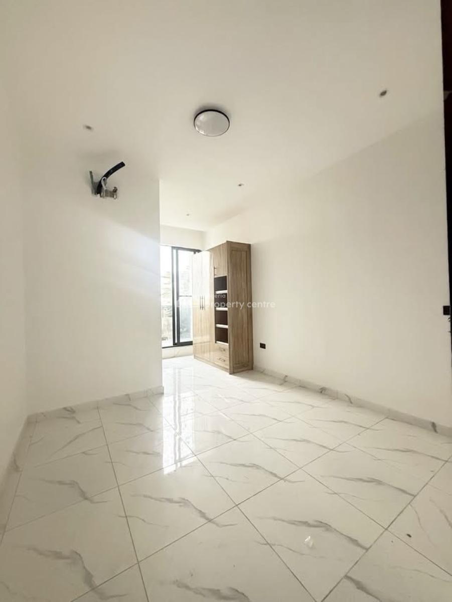 Spacious 2 Bedroom Apartment with Pool, New Road, Lekki, Lagos, Flat / Apartment for Rent