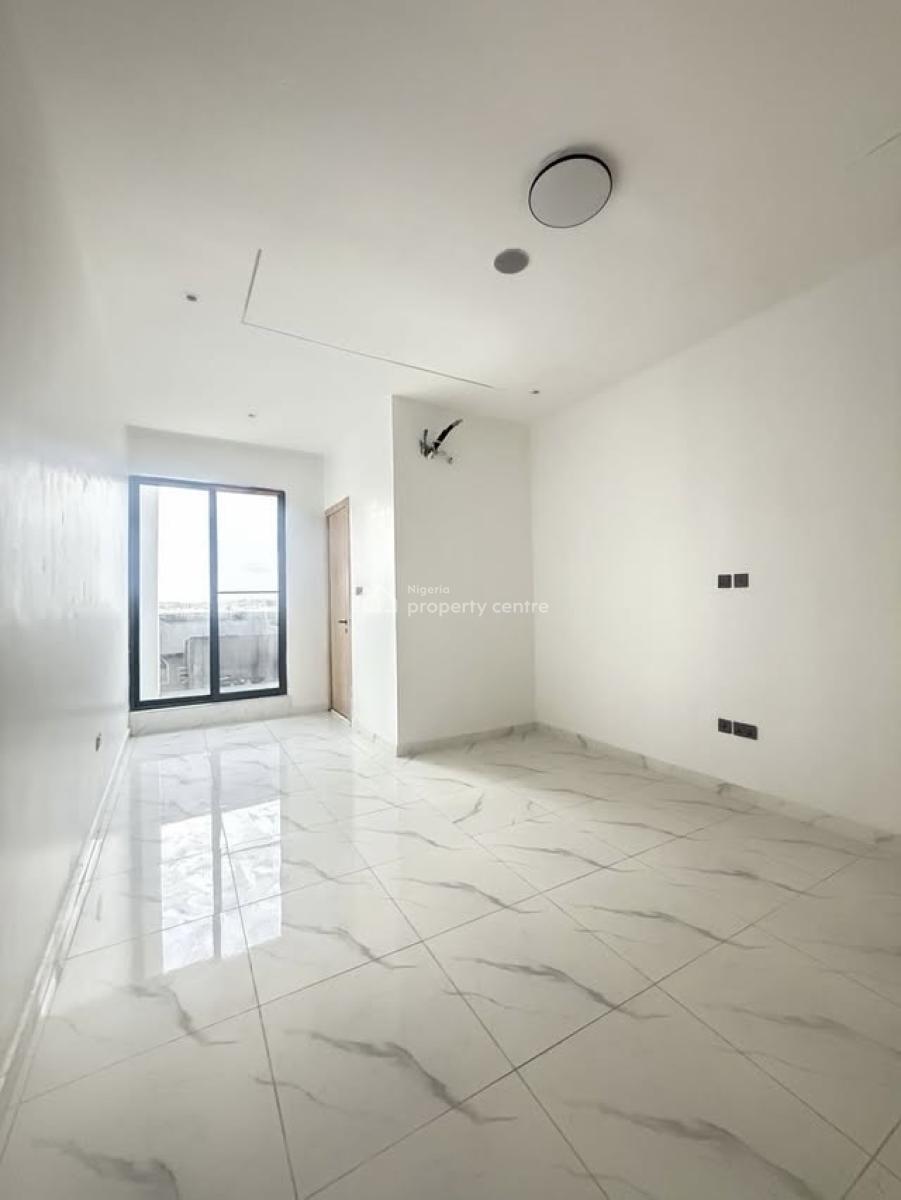 Spacious 2 Bedroom Apartment with Pool, New Road, Lekki, Lagos, Flat / Apartment for Rent