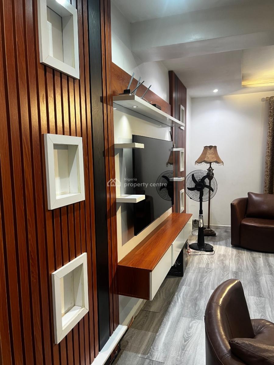 2 Bedroom Apartment, Off Ademola Adetokunbo, Wuse 2, Abuja, Flat / Apartment Short Let