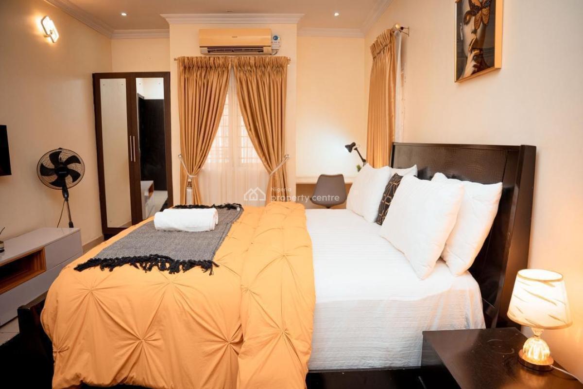 Luxury 3-bedroom Apartment with En-suite Rooms and 24hours Security, Card and Board Games,high Speed Wifi, Oniru, Victoria Island (vi), Lagos, Flat / Apartment Short Let