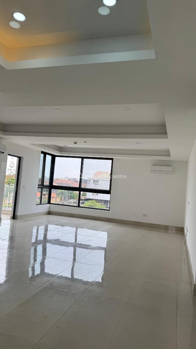 Brand New 3 Bedroom with Bq, Lekki Phase 1, Lekki, Lagos, Flat / Apartment for Rent