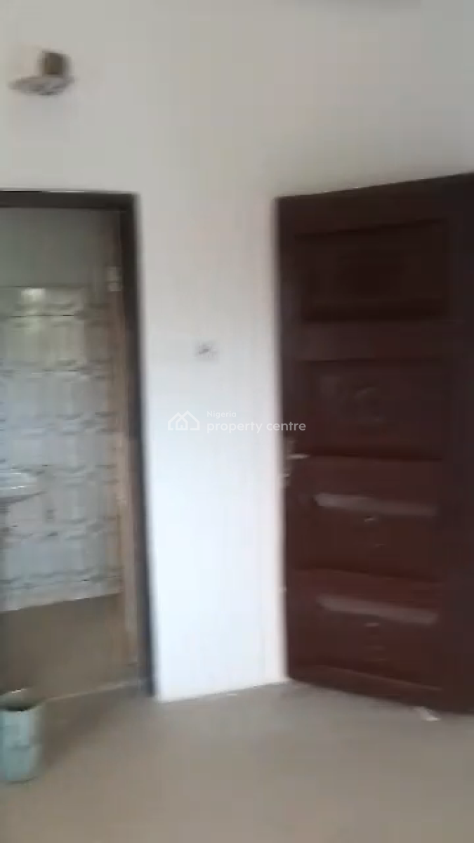 2brm Flat Alhaja Agbeke, Alhaji Agbeke Mainland Lagos, Ago Palace, Isolo, Lagos, Flat / Apartment for Rent