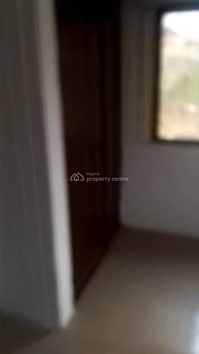2brm Flat Alhaja Agbeke, Alhaji Agbeke Mainland Lagos, Ago Palace, Isolo, Lagos, Flat / Apartment for Rent