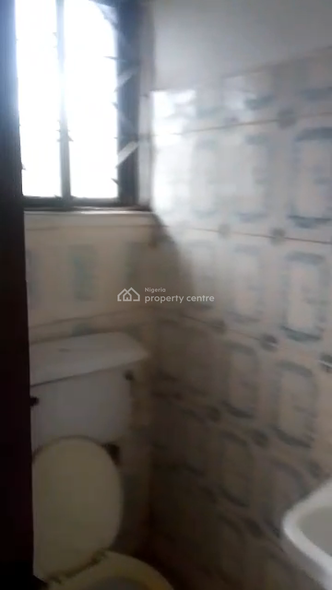 2brm Flat Alhaja Agbeke, Alhaji Agbeke Mainland Lagos, Ago Palace, Isolo, Lagos, Flat / Apartment for Rent