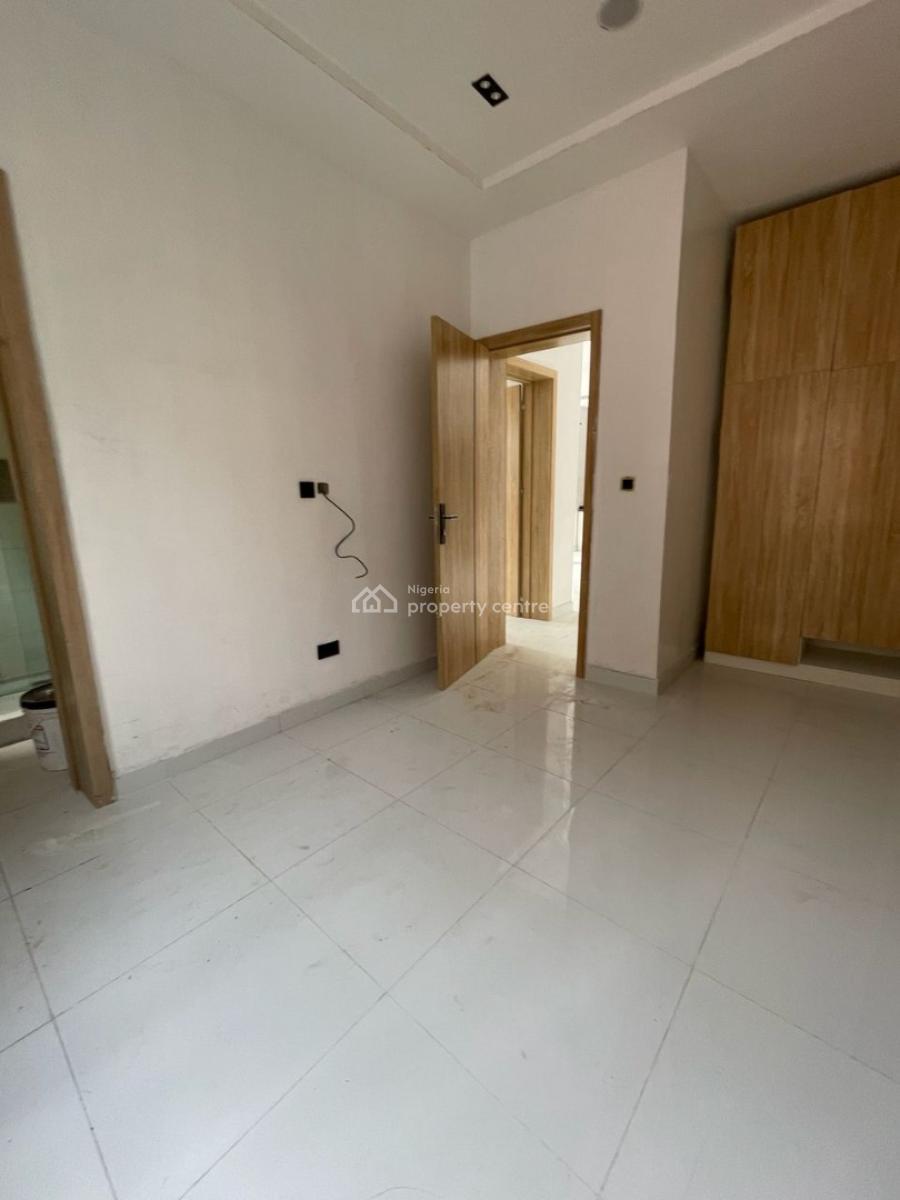 Spacious 2 Bedroom Flat with Excellent, Ikate Freedom Way, Lekki, Lagos, Flat / Apartment for Sale