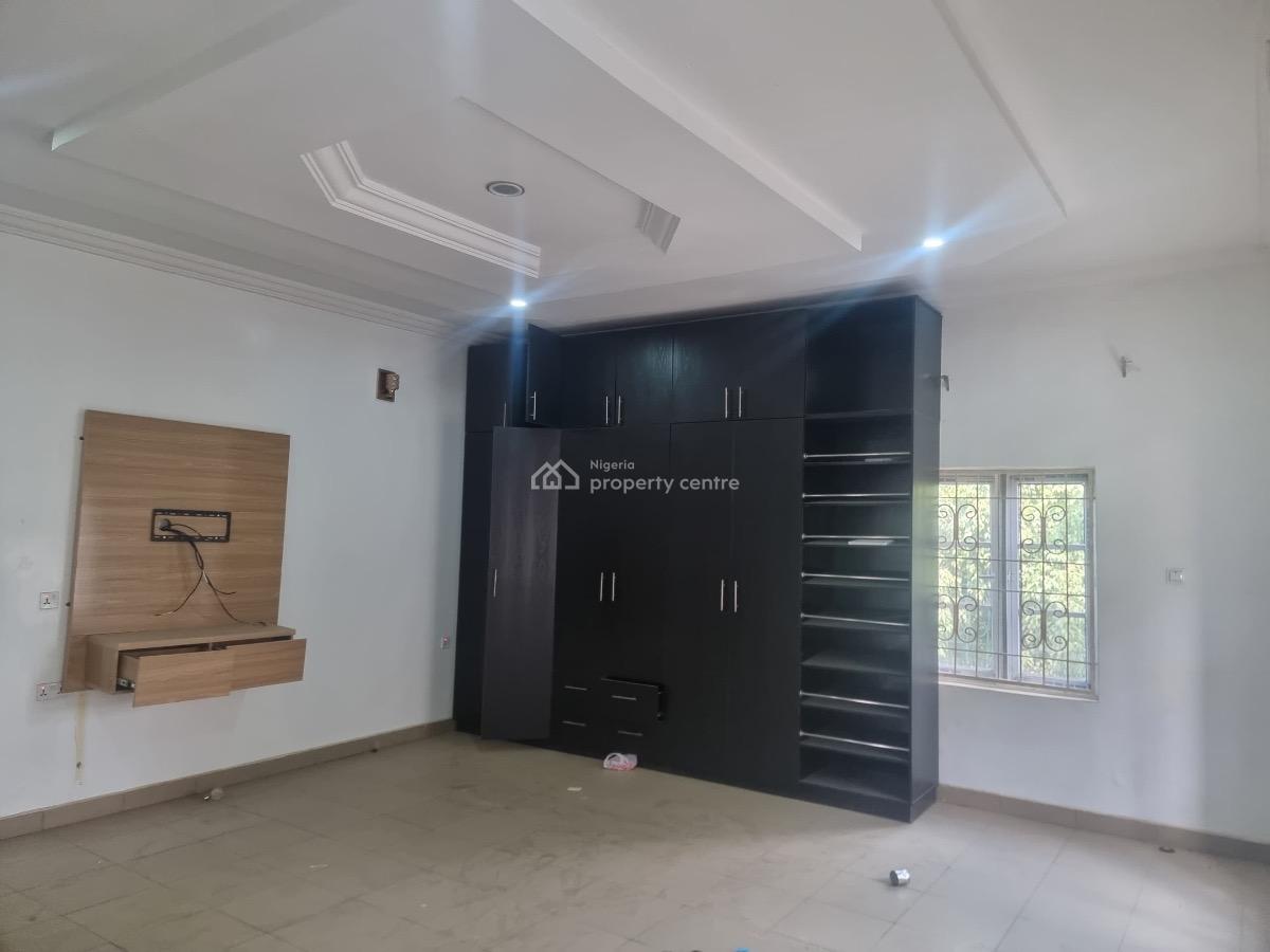 Excellent Spacious 4 Bedrooms Duplex with Bq, Lugbe District, Abuja, Detached Duplex for Rent
