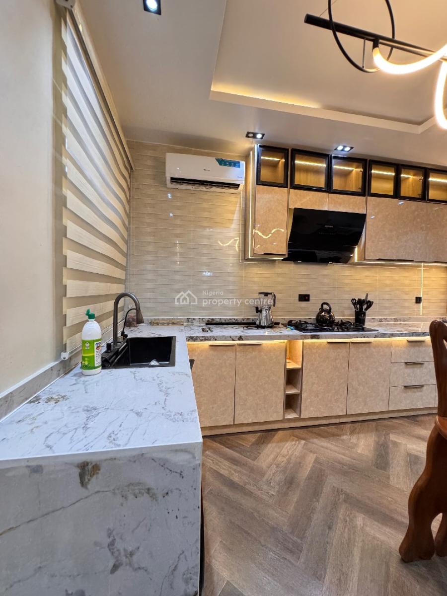 Beautiful Fully Furnished 3bedroom Apartment with Inverter, Pool &gym, Lekki Phase 1, Lekki, Lagos, Block of Flats for Sale