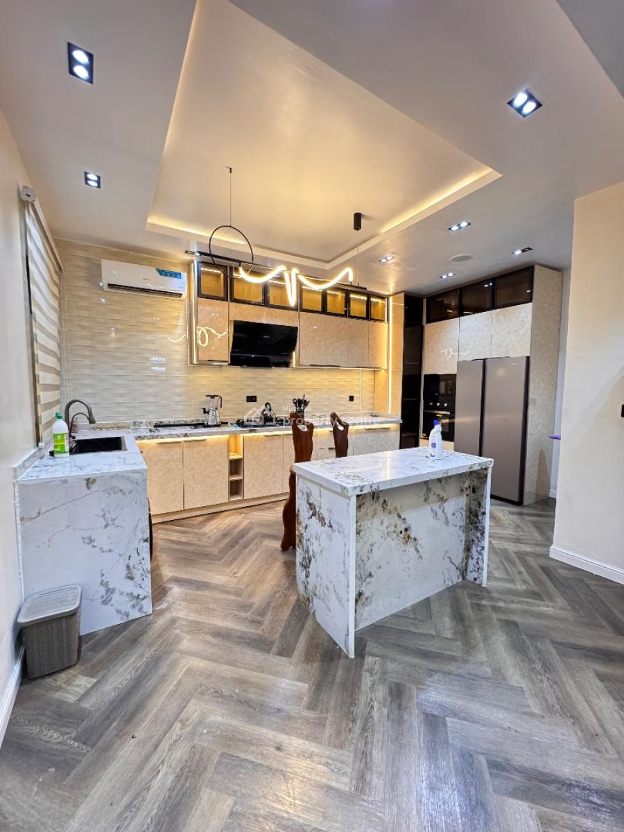 Beautiful Fully Furnished 3bedroom Apartment with Inverter, Pool &gym, Lekki Phase 1, Lekki, Lagos, Block of Flats for Sale