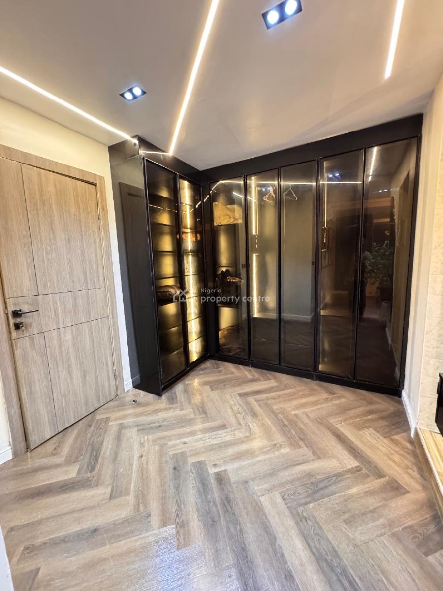 Beautiful Fully Furnished 3bedroom Apartment with Inverter, Pool &gym, Lekki Phase 1, Lekki, Lagos, Block of Flats for Sale