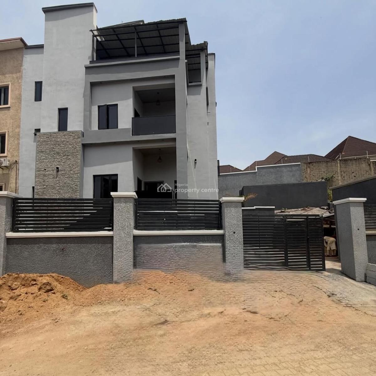 6 Bedroom Semi-detached Duplex   1 Room Bathroom, Guzape District, Abuja, Semi-detached Duplex for Sale