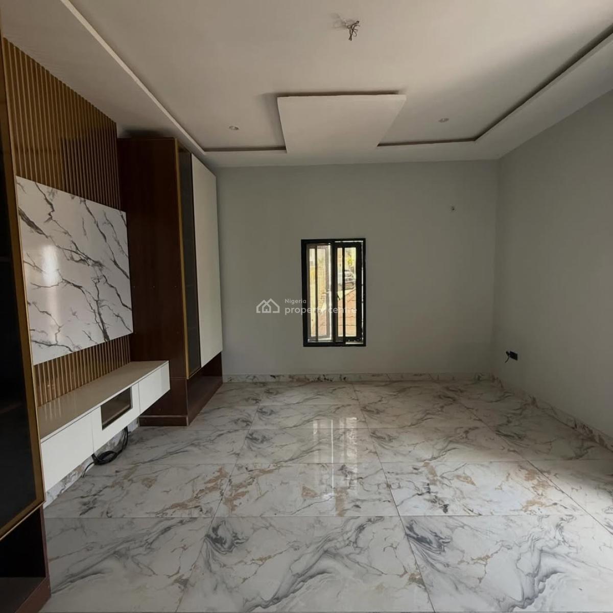 6 Bedroom Semi-detached Duplex   1 Room Bathroom, Guzape District, Abuja, Semi-detached Duplex for Sale