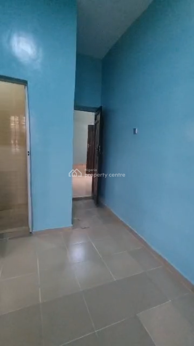 2brm Flat at Hosanna Mainland, Hossana Estate Mainland Lagos, Ago Palace, Isolo, Lagos, Flat / Apartment for Rent