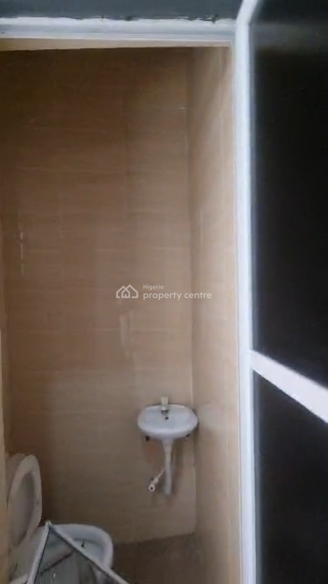 2brm Flat at Hosanna Mainland, Hossana Estate Mainland Lagos, Ago Palace, Isolo, Lagos, Flat / Apartment for Rent