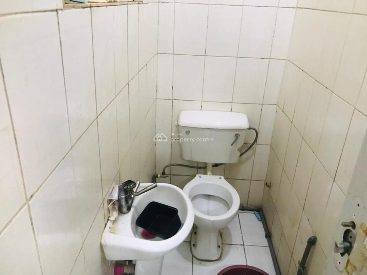 Standard Shop, 4th Avenue, Gwarinpa, Abuja, Shop for Rent