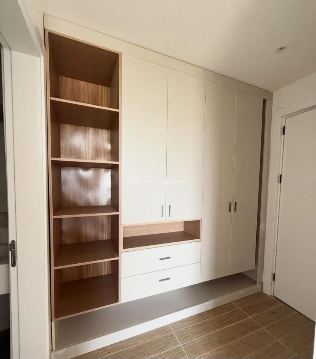 Serviced with 24/7 Power Supply 2 Bedroom En-suite Flat with an Open F, Victoria Island (vi), Lagos, Flat / Apartment for Rent