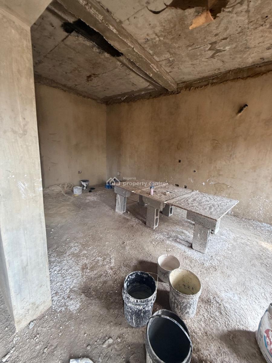 an Amazing Piece of Property in a Premium Neighborhood, Guzape District, Abuja, Terraced Duplex for Sale