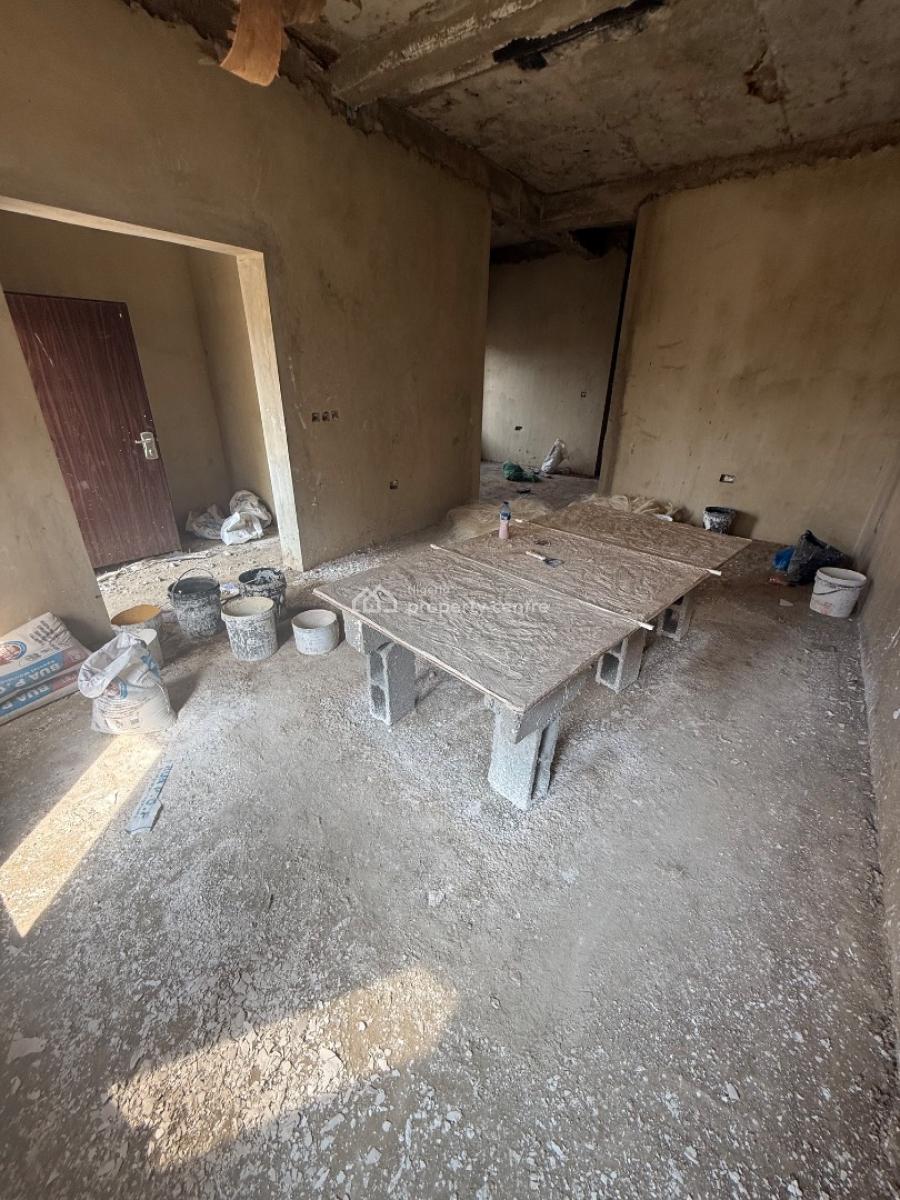 an Amazing Piece of Property in a Premium Neighborhood, Guzape District, Abuja, Terraced Duplex for Sale