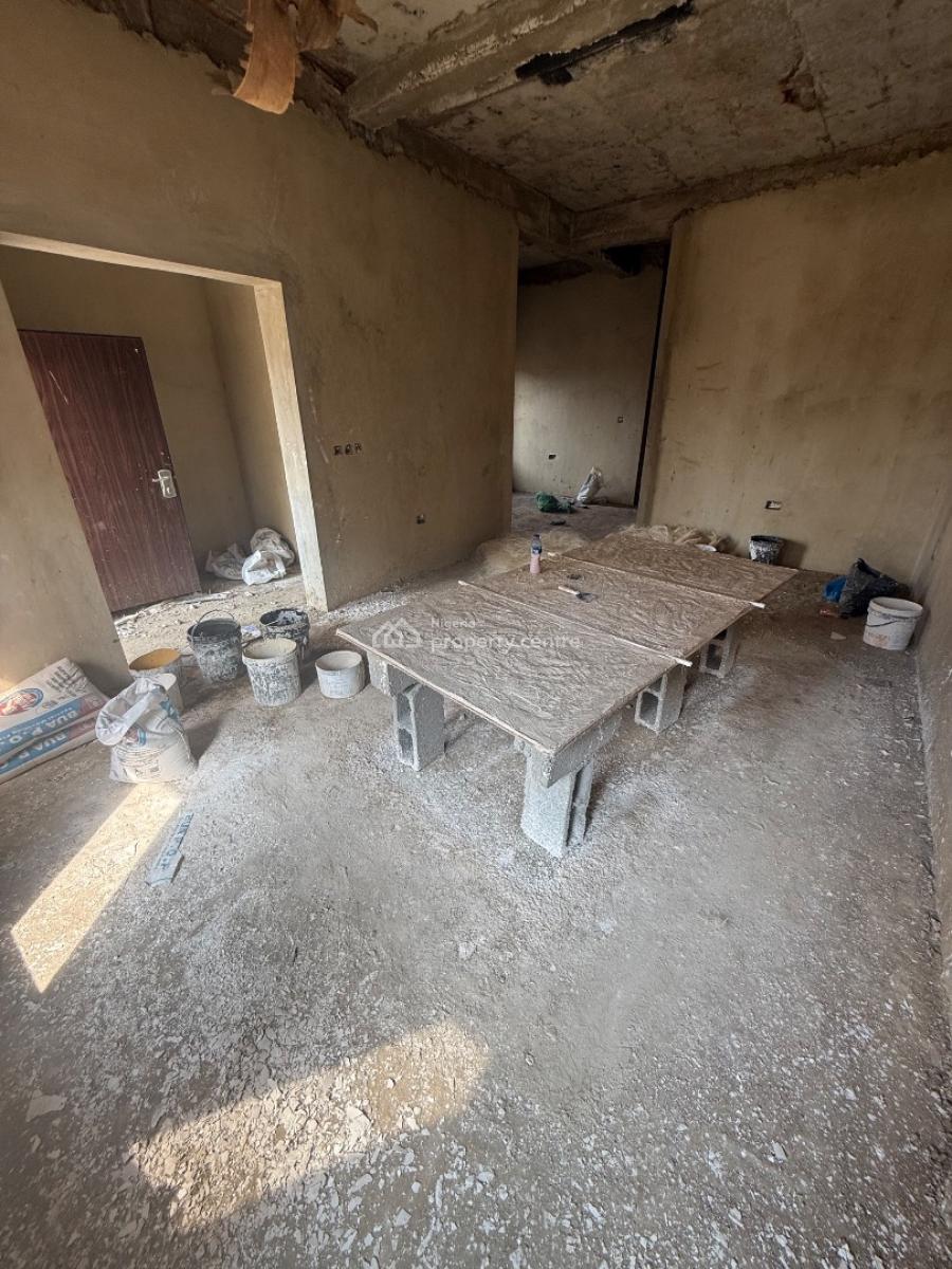 an Amazing Piece of Property in a Premium Neighborhood, Guzape District, Abuja, Terraced Duplex for Sale