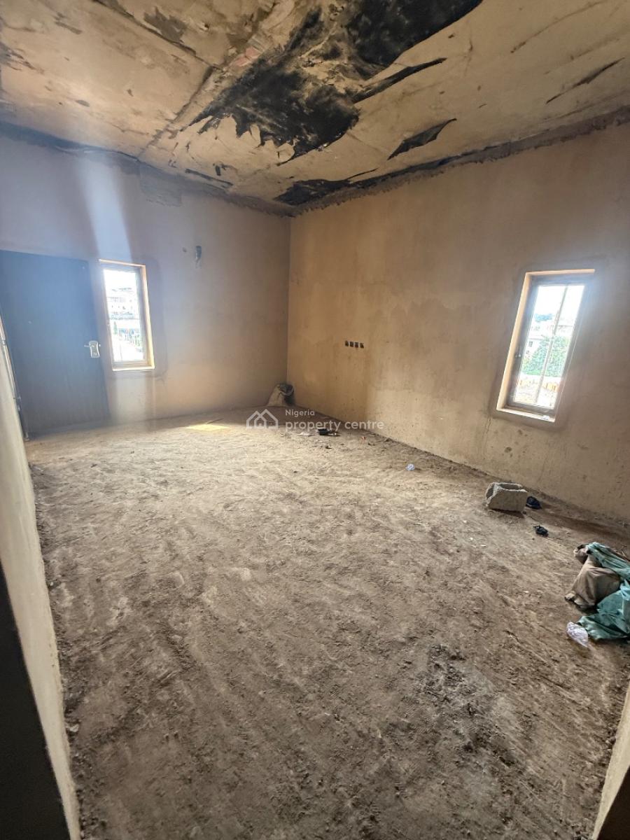 an Amazing Piece of Property in a Premium Neighborhood, Guzape District, Abuja, Terraced Duplex for Sale