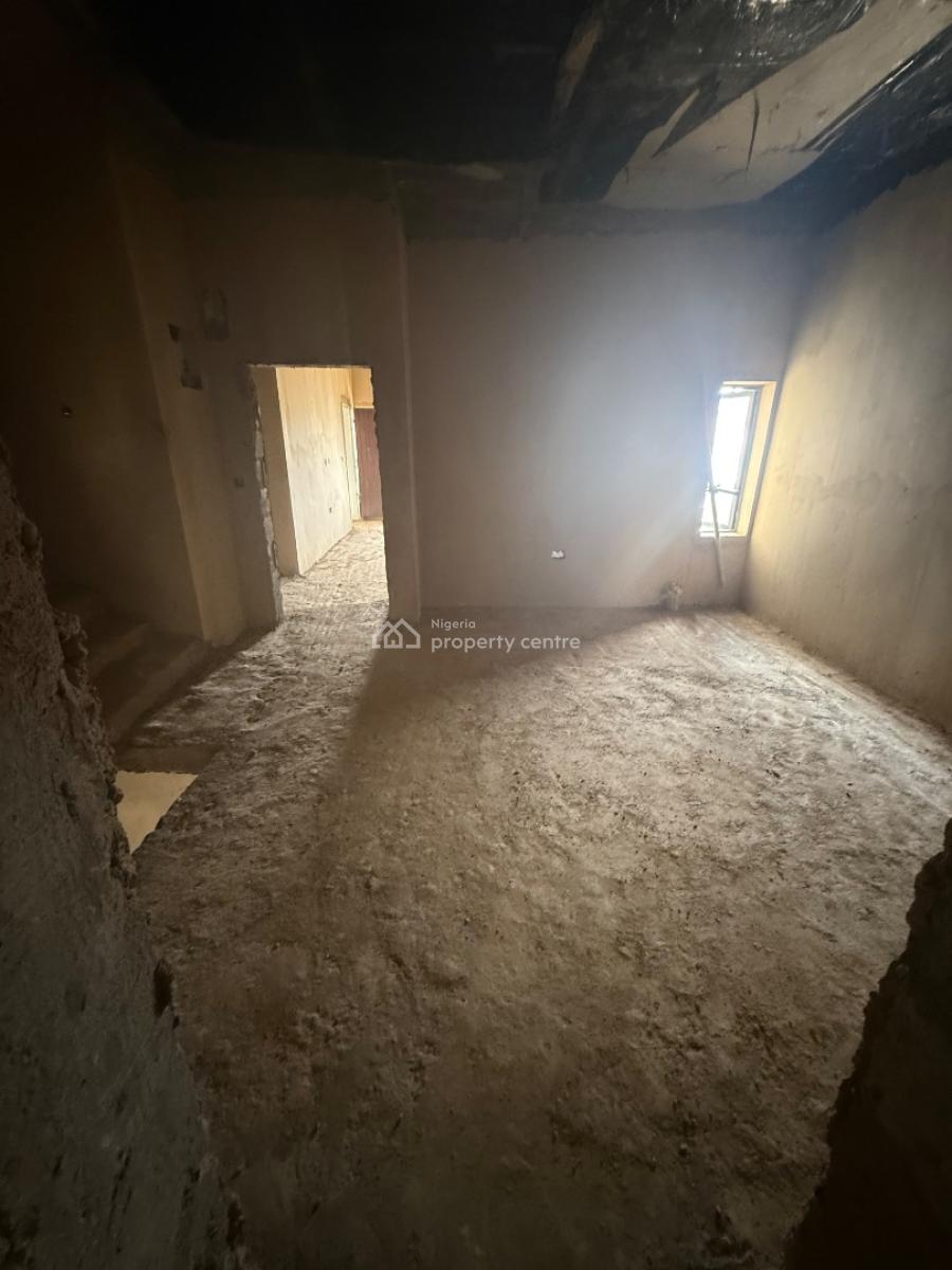 an Amazing Piece of Property in a Premium Neighborhood, Guzape District, Abuja, Terraced Duplex for Sale