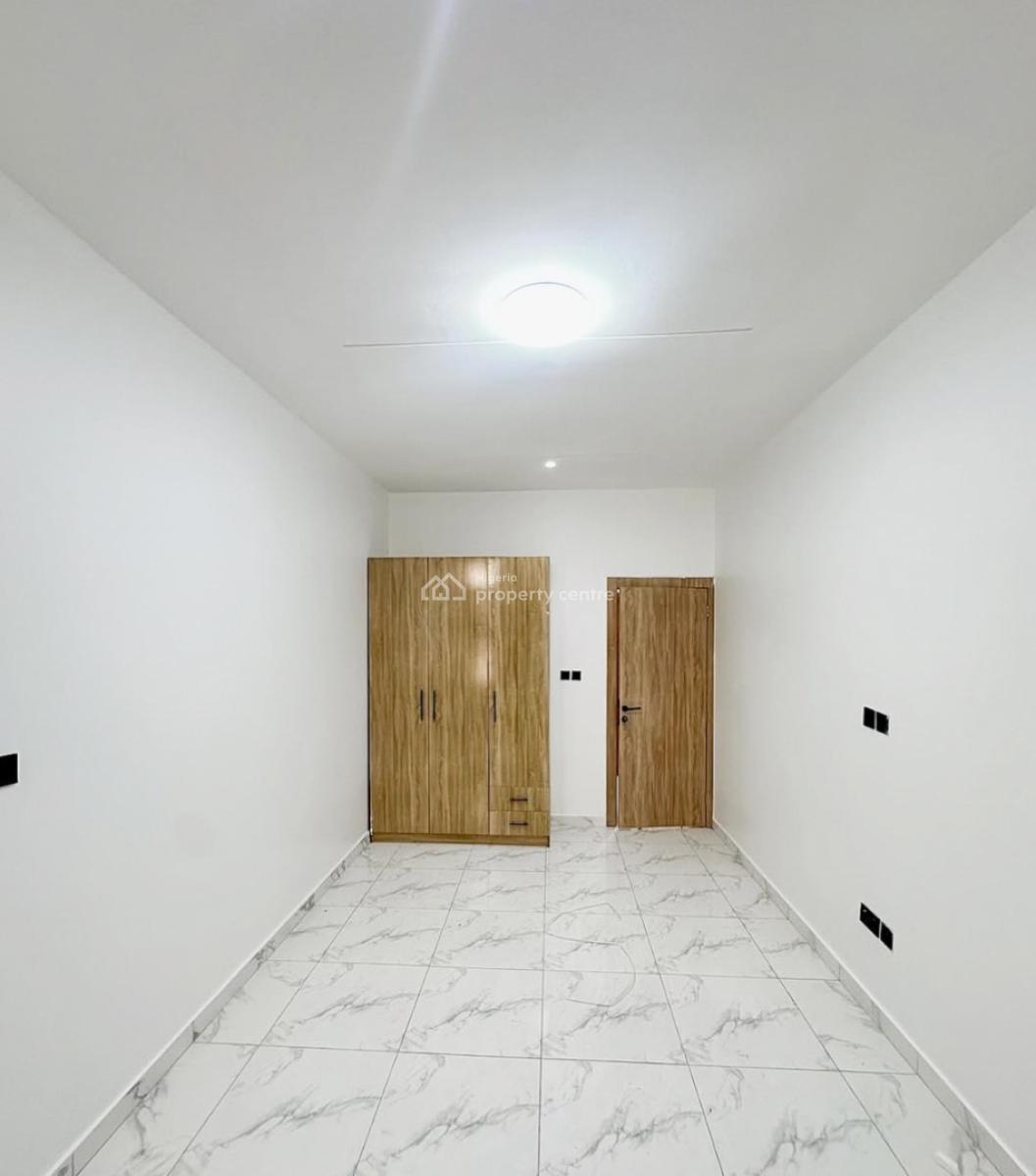 Serviced 2 Bedroom En-suite Flat with a Partly Open Fitted Kitchen, Co, Before Chevron Drive 2nd Toll Gate, Ologolo, Lekki, Lagos, Flat / Apartment for Rent