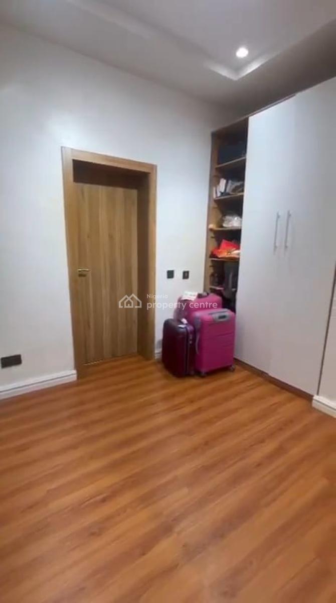 a Very Spacious Room in a 3 Bedroom Apartment Available (ask for Video), Ikate, Lekki, Lagos, Self Contain (single Rooms) for Rent