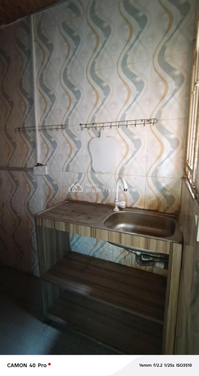 Executive One Room Self Contain, Akoka, Yaba, Lagos, Self Contain (single Rooms) for Rent