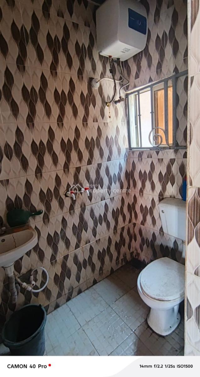 Executive One Room Self Contain, Akoka, Yaba, Lagos, Self Contain (single Rooms) for Rent