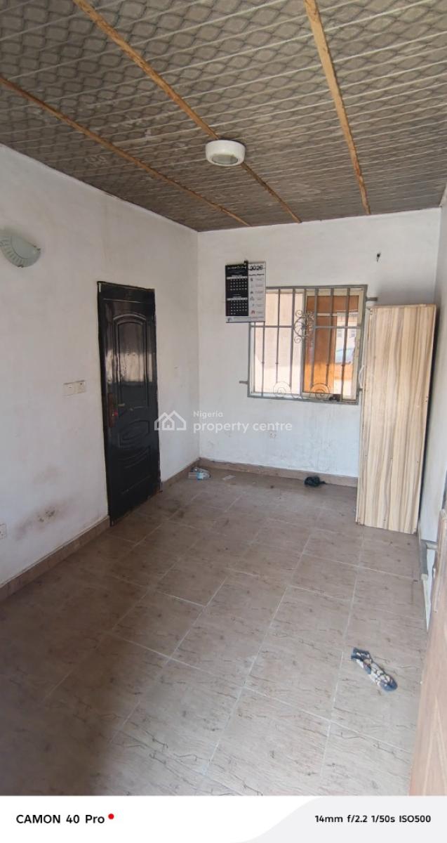 Executive One Room Self Contain, Akoka, Yaba, Lagos, Self Contain (single Rooms) for Rent