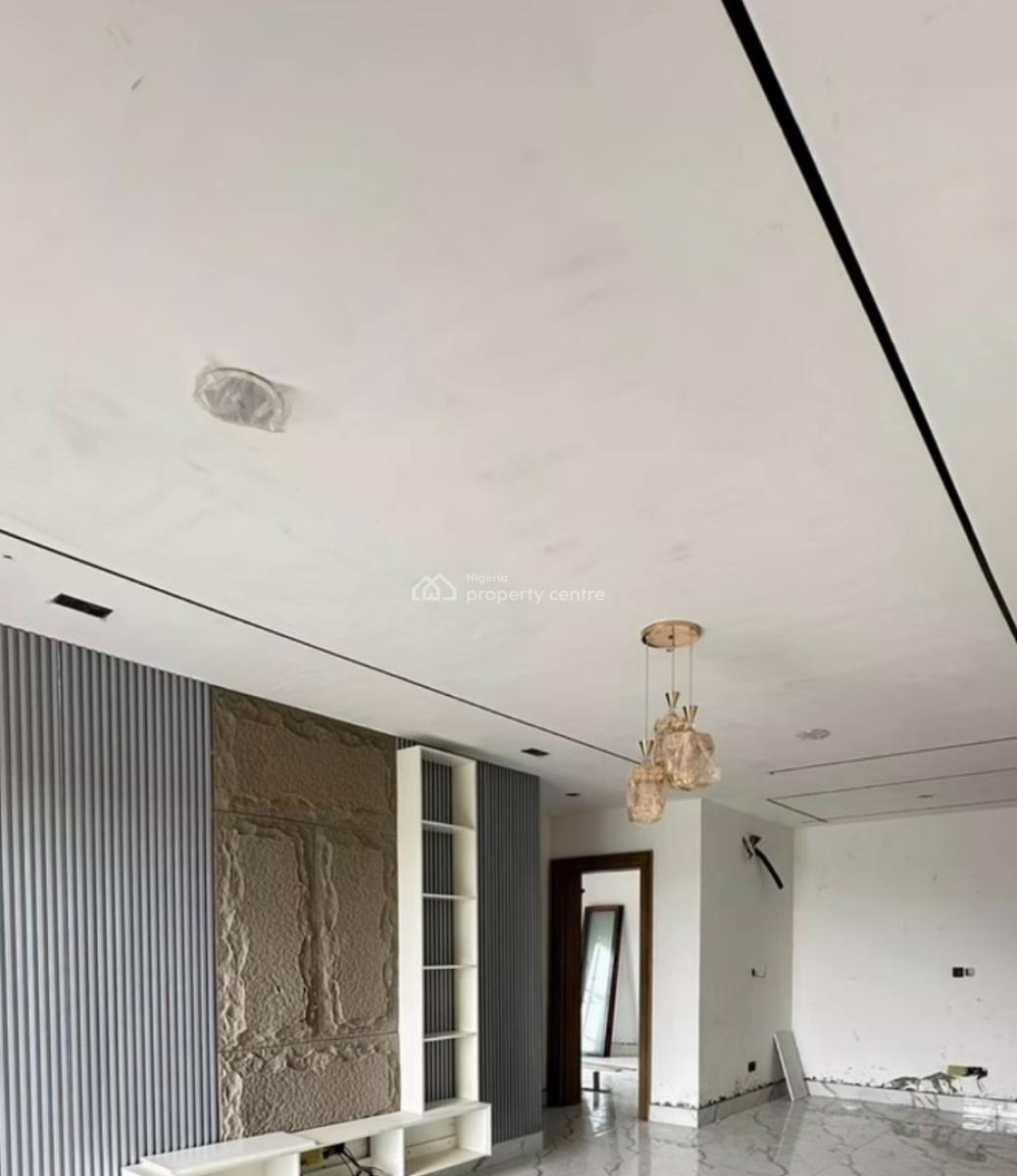 2 Bedroom Apartment, Lekki Phase 1, Lekki, Lagos, Flat / Apartment for Sale