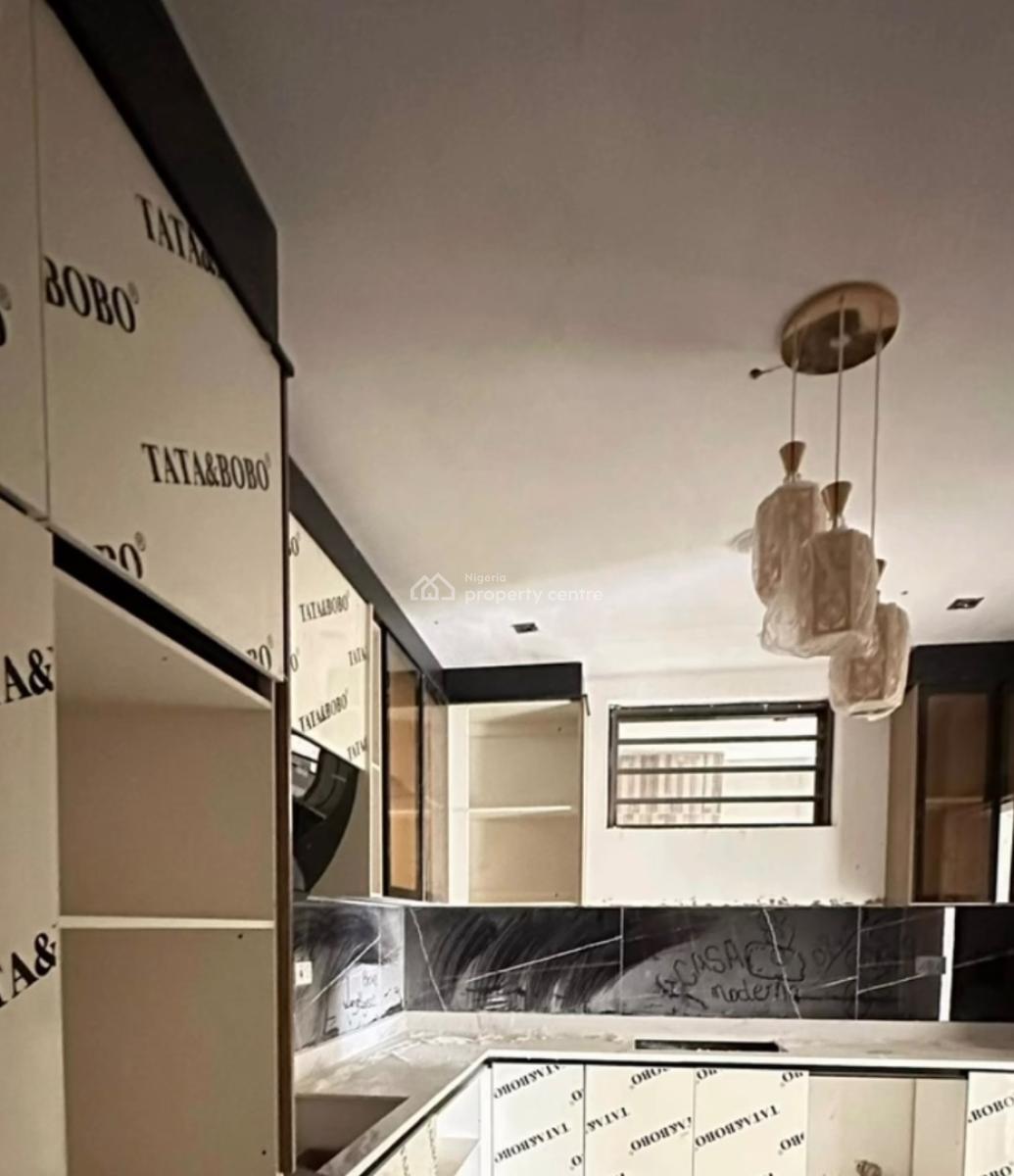 2 Bedroom Apartment, Lekki Phase 1, Lekki, Lagos, Flat / Apartment for Sale