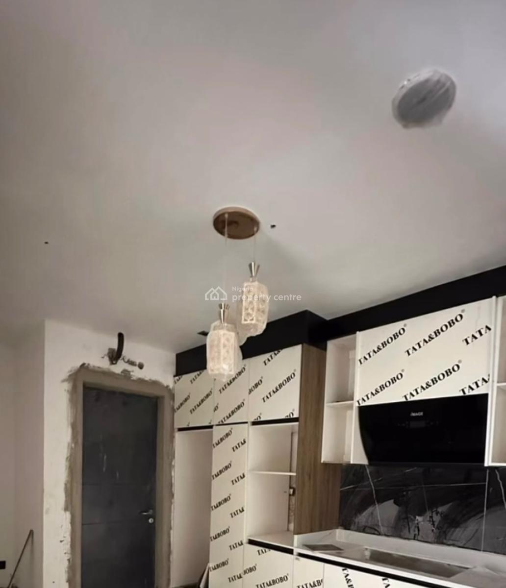 2 Bedroom Apartment, Lekki Phase 1, Lekki, Lagos, Flat / Apartment for Sale