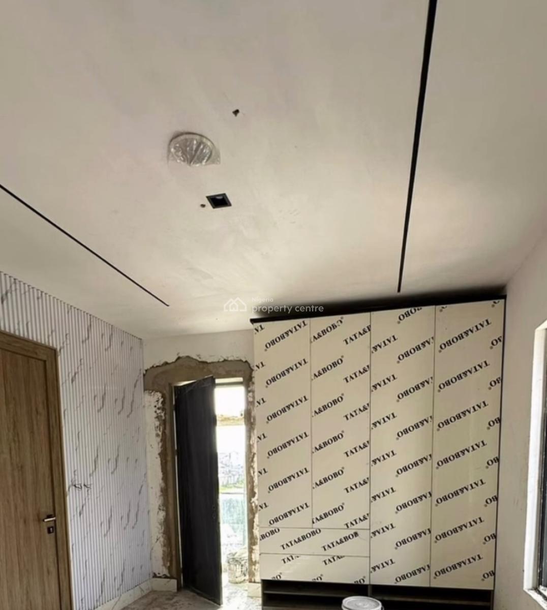 2 Bedroom Apartment, Lekki Phase 1, Lekki, Lagos, Flat / Apartment for Sale