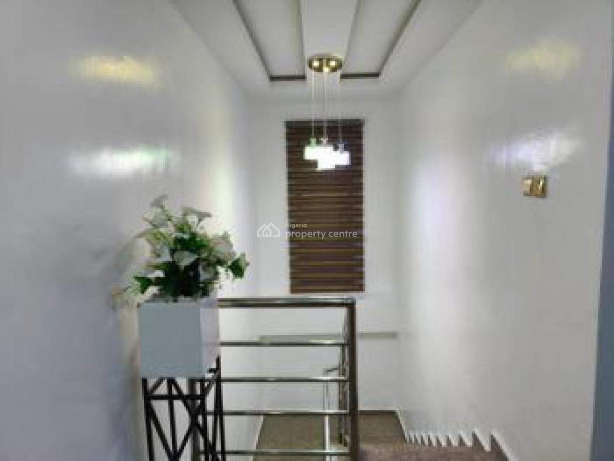 2 Bedroom Apartment, Gra Phase 1, Magodo, Lagos, Flat / Apartment Short Let